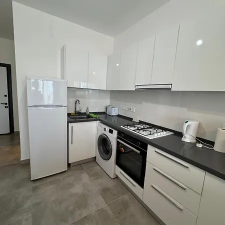 Caesar & - - Amelius Apartment *