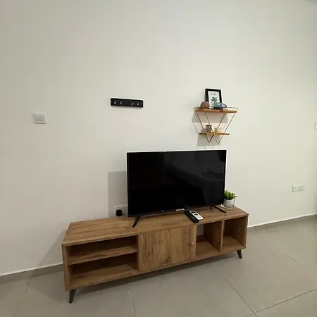 Διαμέρισμα Caesar & -